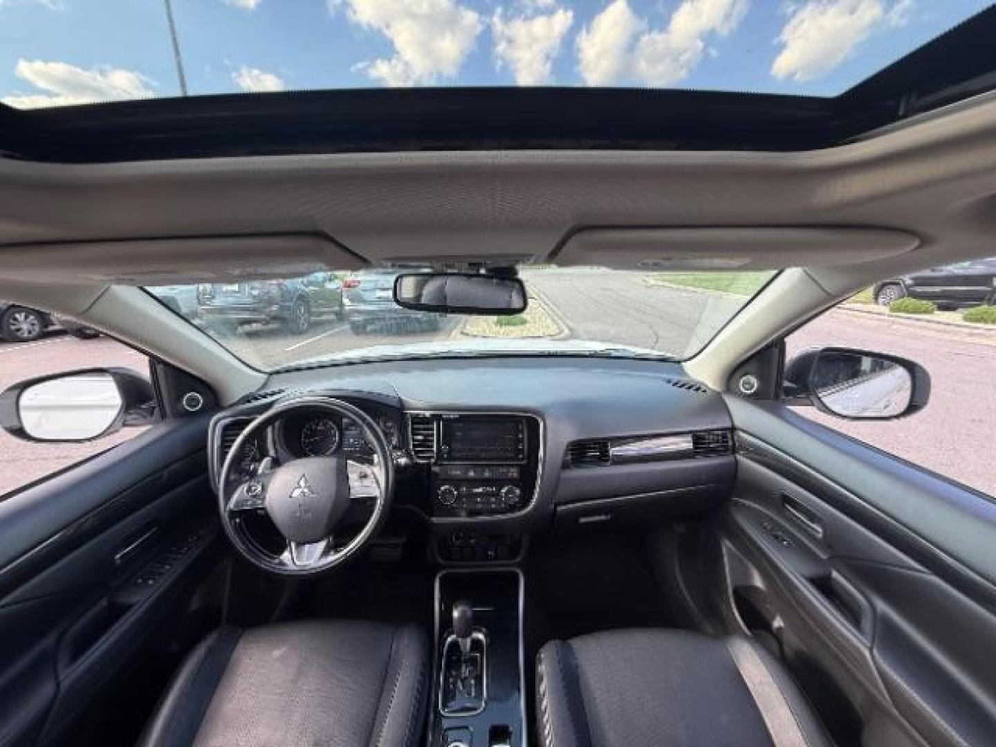 2017 Diamond White Mitsubishi Outlander GT S-AWC (JA4JZ4AX4HZ) with an 3.0L V6 SOHC 24V engine, Continuously Variabl transmission, located at 3301 W Hwy 13, Burnsville, MN, 55337, (952) 460-3200, 44.775333, -93.320808 - Photo#8