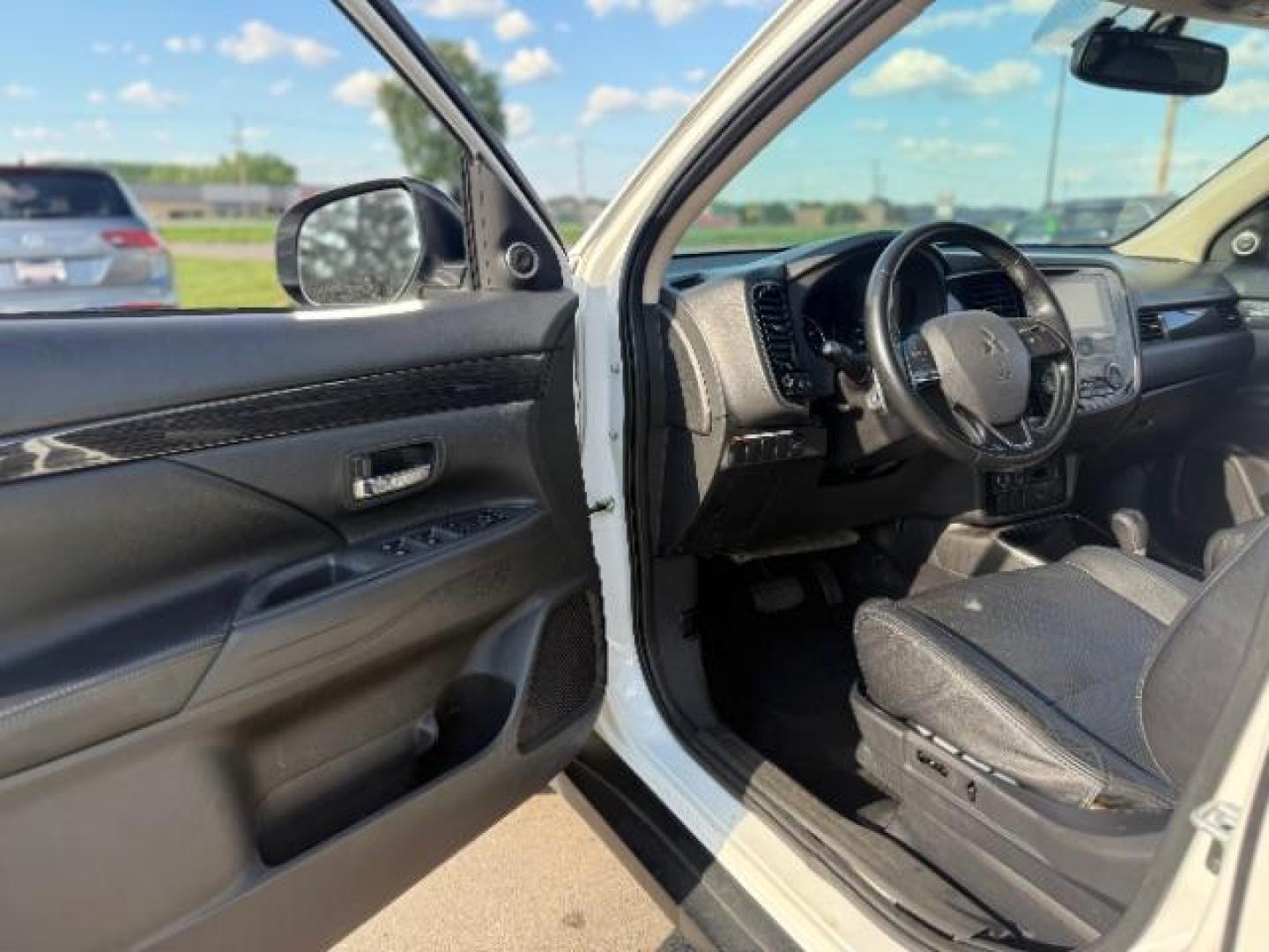 2017 Diamond White Mitsubishi Outlander GT S-AWC (JA4JZ4AX4HZ) with an 3.0L V6 SOHC 24V engine, Continuously Variabl transmission, located at 3301 W Hwy 13, Burnsville, MN, 55337, (952) 460-3200, 44.775333, -93.320808 - Photo#18