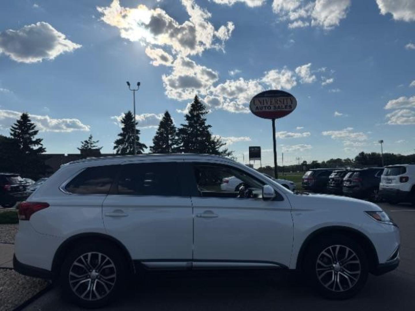 2017 Diamond White Mitsubishi Outlander GT S-AWC (JA4JZ4AX4HZ) with an 3.0L V6 SOHC 24V engine, Continuously Variabl transmission, located at 3301 W Hwy 13, Burnsville, MN, 55337, (952) 460-3200, 44.775333, -93.320808 - Photo#21