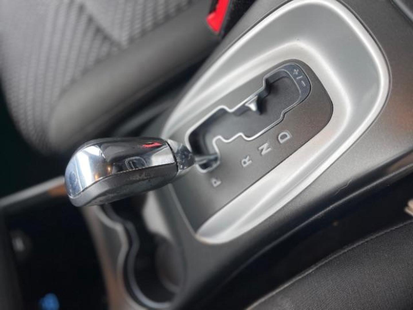 2019 GRAY Dodge Journey SE Value Package (3C4PDCAB1KT) with an 2.4L L4 DOHC 16V engine, 6-Speed Automatic transmission, located at 745 S Robert St, St. Paul, MN, 55107, (651) 222-2991, 44.923389, -93.081215 - Photo#18