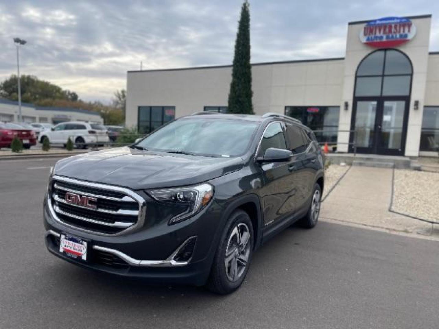 2020 GMC Terrain SLT AWD (3GKALVEV3LL) with an 1.4L L4 DOHC 16V TURBO engine, 6-Speed Automatic transmission, located at 3301 W Hwy 13, Burnsville, MN, 55337, (952) 460-3200, 44.775333, -93.320808 - Photo#4