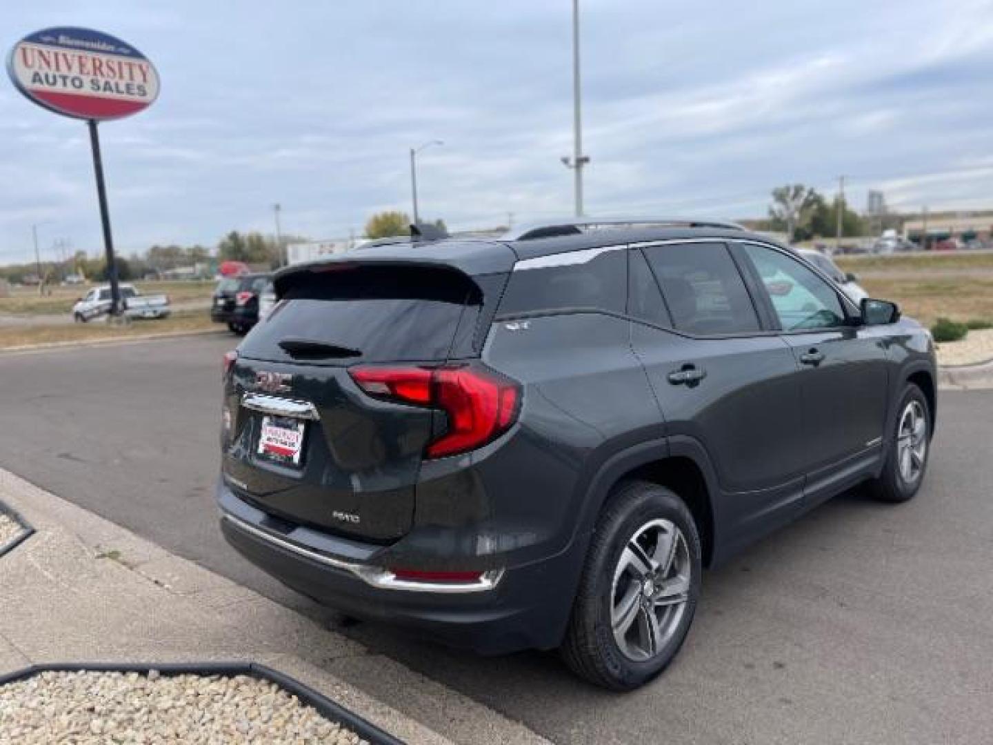 2020 GMC Terrain SLT AWD (3GKALVEV3LL) with an 1.4L L4 DOHC 16V TURBO engine, 6-Speed Automatic transmission, located at 3301 W Hwy 13, Burnsville, MN, 55337, (952) 460-3200, 44.775333, -93.320808 - Photo#7