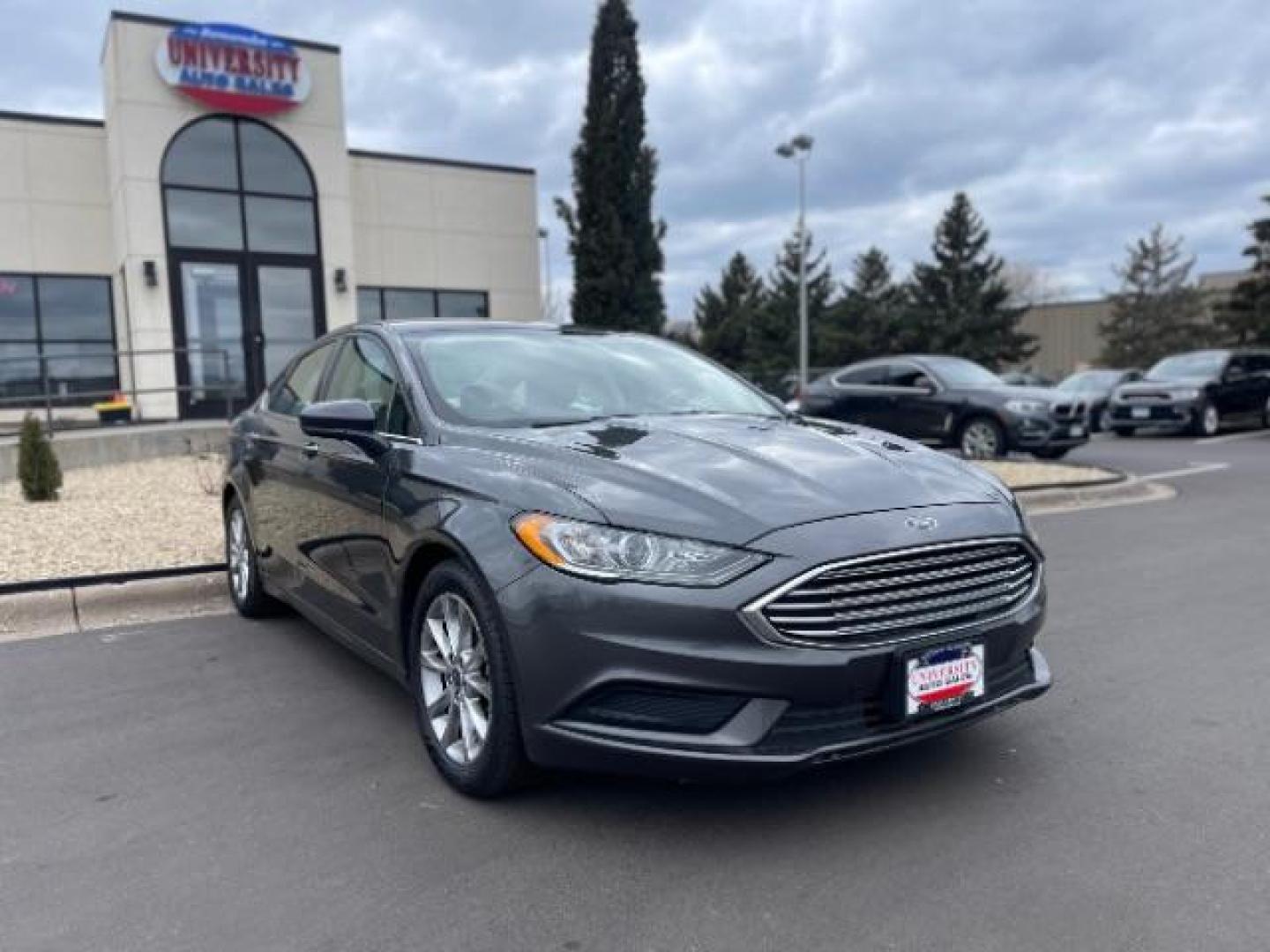 2017 Ingot Silver Metalli Ford Fusion SE (3FA6P0H72HR) with an 2.5L L4 DOHC 16V engine, 6-Speed Automatic transmission, located at 3301 W Hwy 13, Burnsville, MN, 55337, (952) 460-3200, 44.775333, -93.320808 - Photo#5