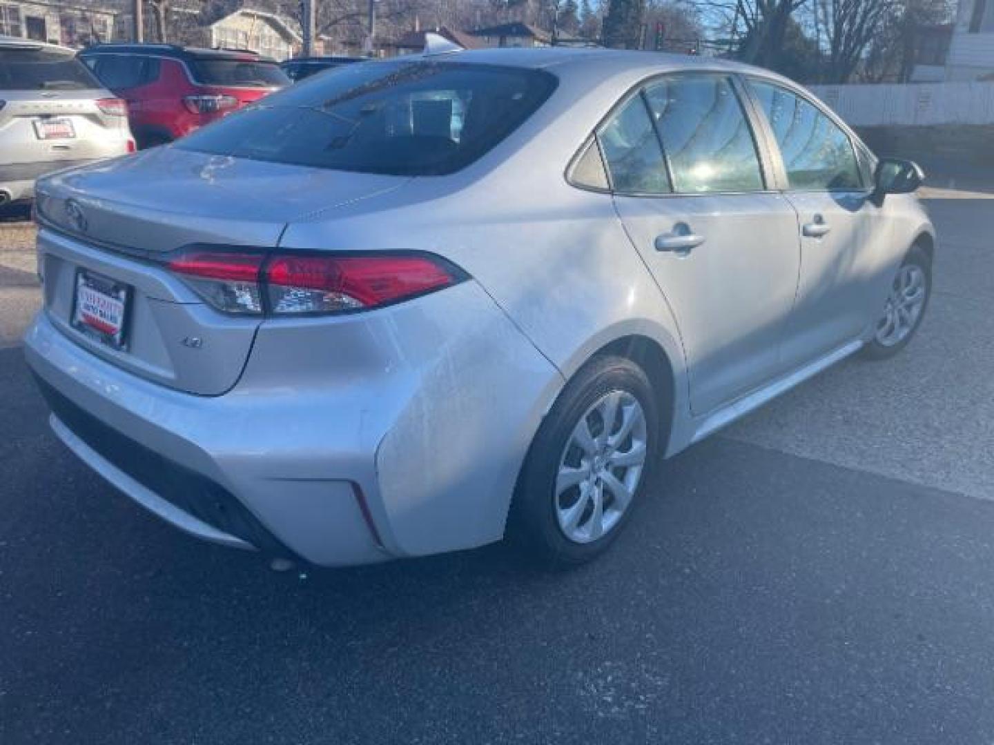 2020 Classic Silver Metal Toyota Corolla LE (5YFEPRAE3LP) with an 1.8L L4 DOHC 16V engine, Continuously Variabl transmission, located at 745 S Robert St, St. Paul, MN, 55107, (651) 222-2991, 44.923389, -93.081215 - Photo#4