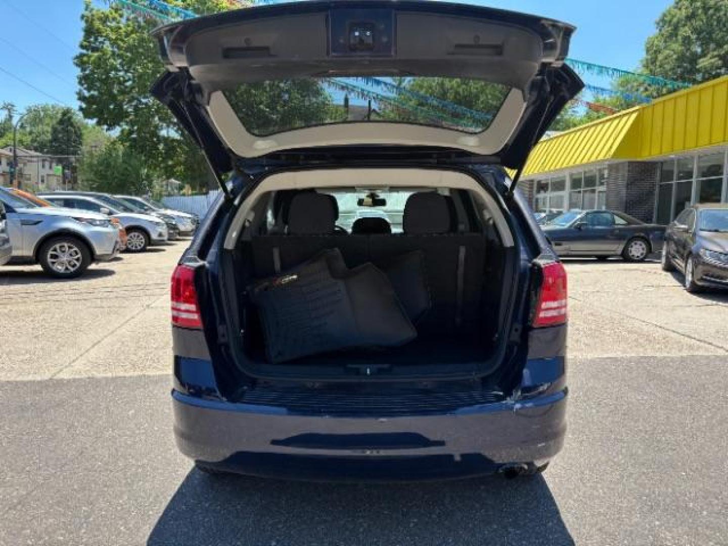 2018 BLUE Dodge Journey SE (3C4PDCAB0JT) with an 2.4L L4 DOHC 16V engine, 4-Speed Automatic transmission, located at 745 S Robert St, St. Paul, MN, 55107, (651) 222-2991, 44.923389, -93.081215- Photo#13
