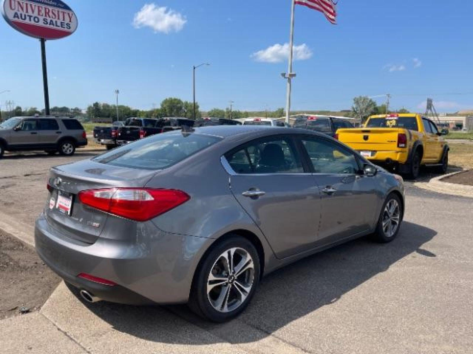 2016 Graphite Steel Kia Forte EX (KNAFX4A84G5) with an 2.0L L4 DOHC 16V engine, 6-Speed Automatic transmission, located at 3301 W Hwy 13, Burnsville, MN, 55337, (952) 460-3200, 44.775333, -93.320808 - Photo #5