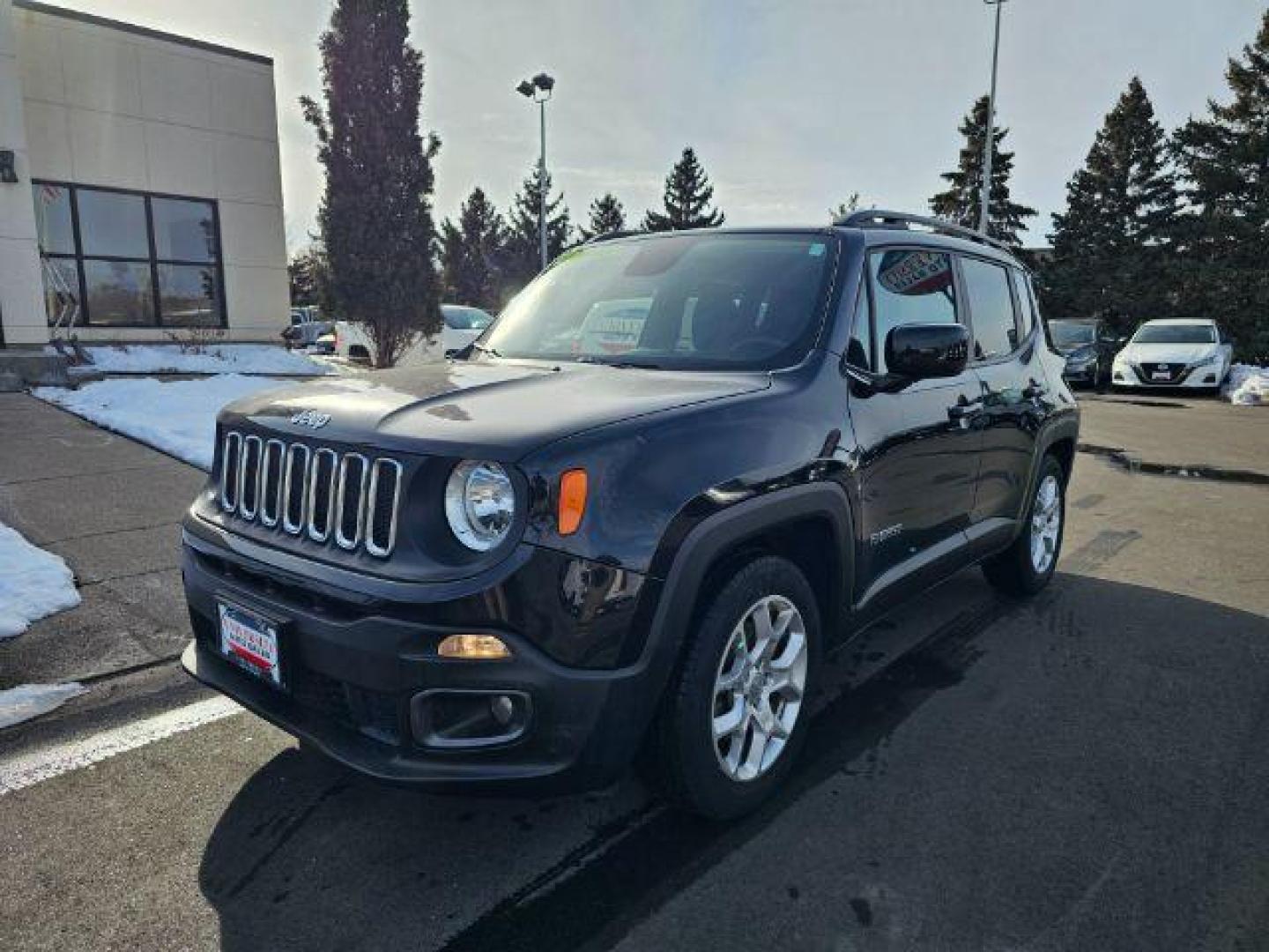 2018 Black /Black/Ski Grey, premium cloth Jeep Renegade Latitude FWD (ZACCJABB8JP) with an 2.4L L4 DOHC 16V engine, 9-speed automatic transmission, located at 3301 W Hwy 13, Burnsville, MN, 55337, (952) 460-3200, 44.775333, -93.320808 - Photo#1