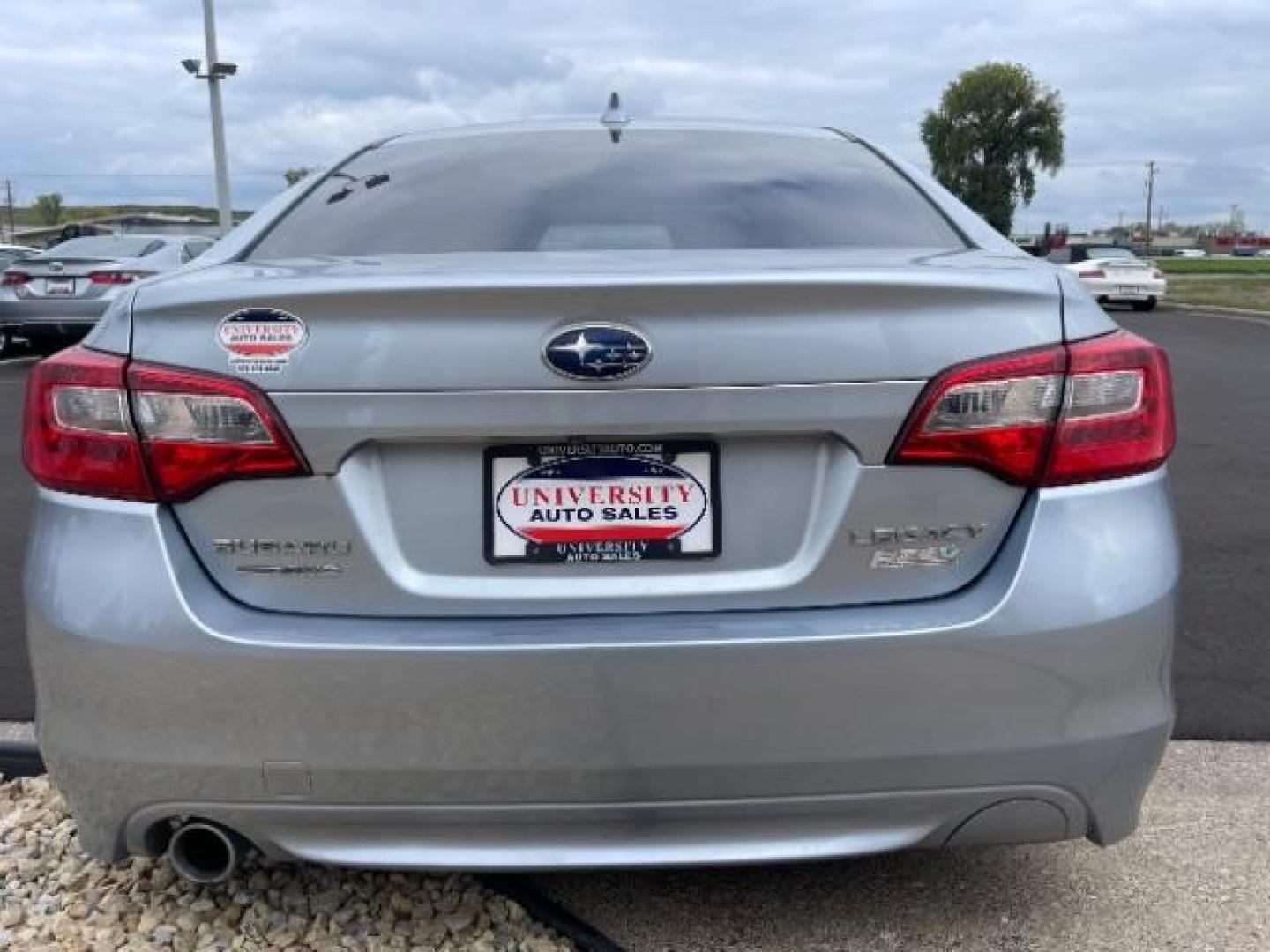 2016 Ice Silver Metallic Subaru Legacy 2.5i Limited (4S3BNAL66G3) with an 2.5L H4 SOHC 16V engine, Continuously Variabl transmission, located at 745 S Robert St, St. Paul, MN, 55107, (651) 222-2991, 44.923389, -93.081215 - Photo#10