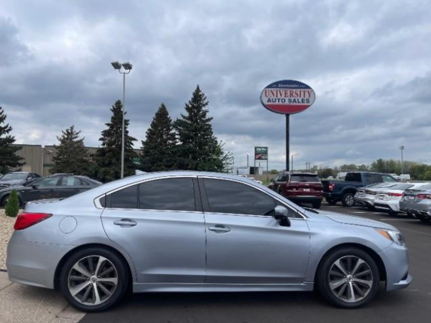 2016 Ice Silver Metallic Subaru Legacy 2.5i Limited (4S3BNAL66G3) with an 2.5L H4 SOHC 16V engine, Continuously Variabl transmission, located at 745 S Robert St, St. Paul, MN, 55107, (651) 222-2991, 44.923389, -93.081215 - Photo#14