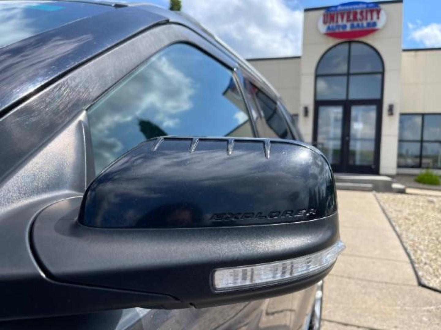 2015 Magnetic Metallic /Charcoal Black, premium cloth Ford Explorer XLT FWD (1FM5K7D81FG) with an 3.5L V6 DOHC 24V engine, 6-Speed Automatic transmission, located at 745 S Robert St, St. Paul, MN, 55107, (651) 222-2991, 44.923389, -93.081215 - Photo#12