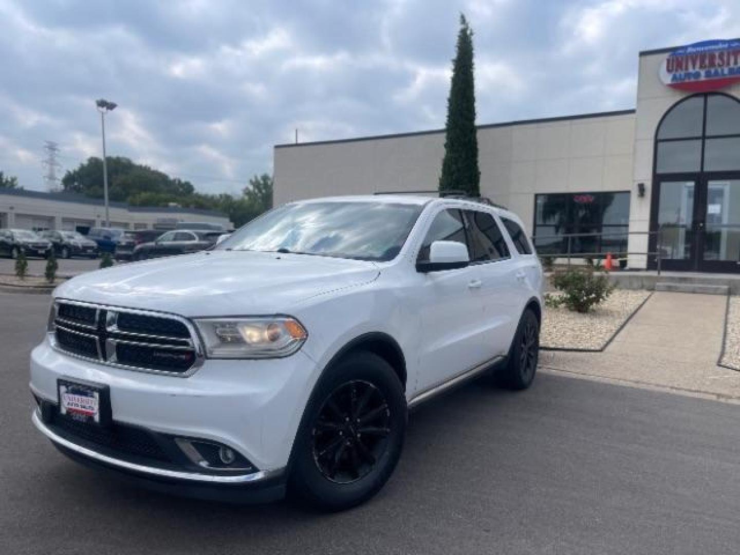 2014 Bright White Clearco /Black Dodge Durango SXT AWD (1C4RDJAG3EC) with an 3.6L V6 DOHC 24V engine, 8-Speed Automatic transmission, located at 3301 W Hwy 13, Burnsville, MN, 55337, (952) 460-3200, 44.775333, -93.320808 - Photo#4