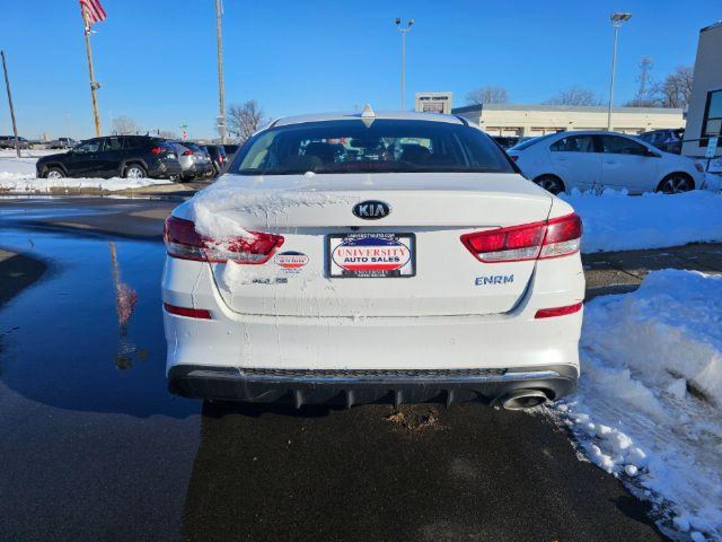 2019 Snow White Pearl Kia Optima LX (5XXGT4L38KG) with an 2.4L L4 DOHC 16V engine, 6-Speed Automatic transmission, located at 3301 W Hwy 13, Burnsville, MN, 55337, (952) 460-3200, 44.775333, -93.320808 - Photo#4