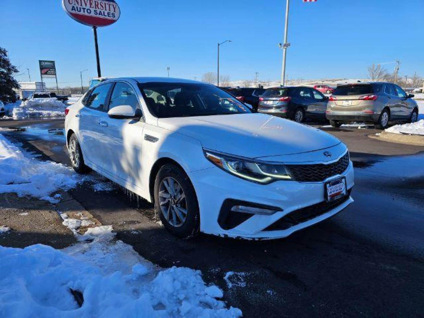 2019 Snow White Pearl Kia Optima LX (5XXGT4L38KG) with an 2.4L L4 DOHC 16V engine, 6-Speed Automatic transmission, located at 3301 W Hwy 13, Burnsville, MN, 55337, (952) 460-3200, 44.775333, -93.320808 - Photo#8