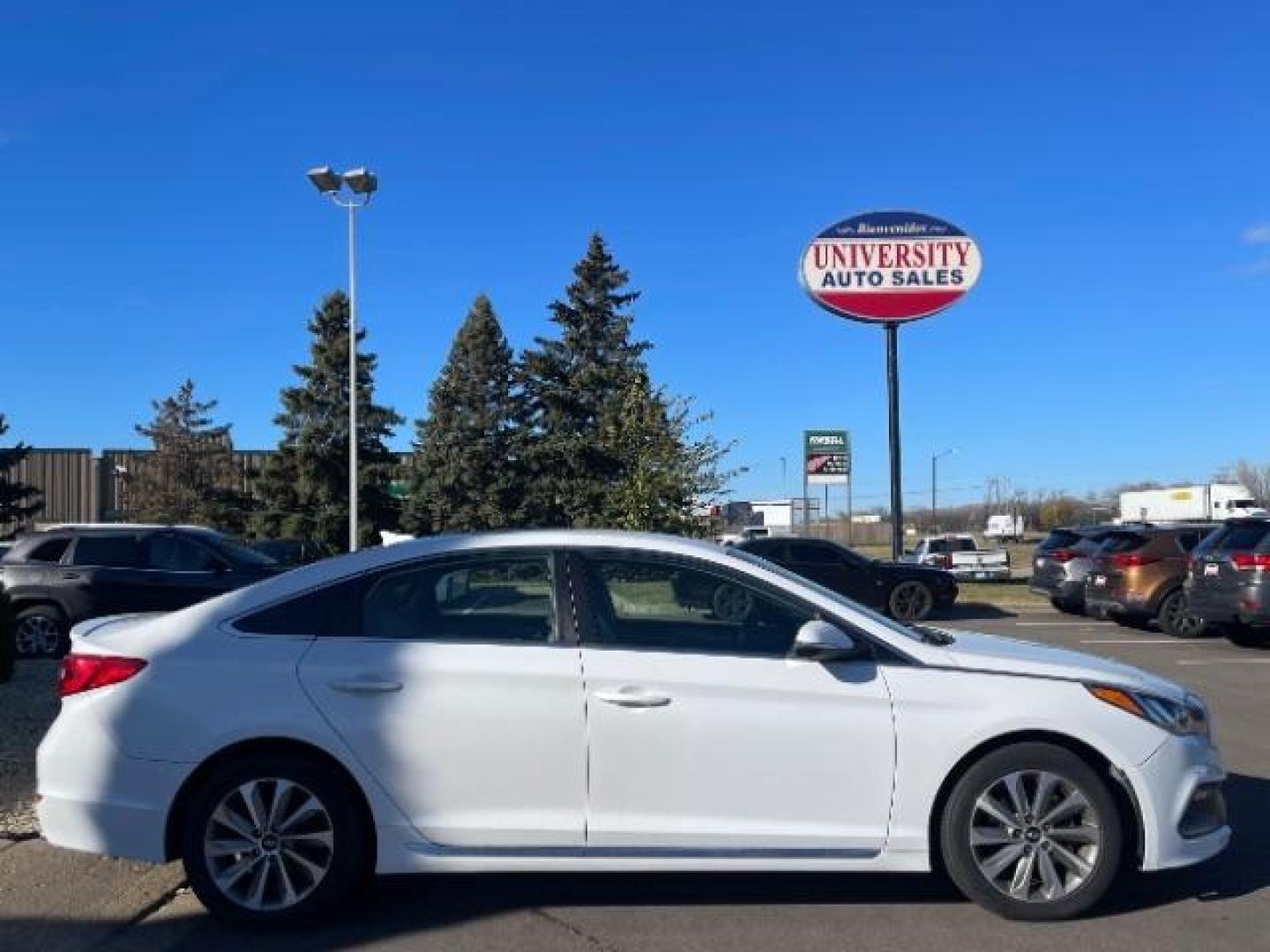 2015 Quartz White Pearl Hyundai Sonata Sport (5NPE34AF7FH) with an 2.4L L4 DOHC 16V engine, 6-Speed Automatic transmission, located at 3301 W Hwy 13, Burnsville, MN, 55337, (952) 460-3200, 44.775333, -93.320808 - Photo#3