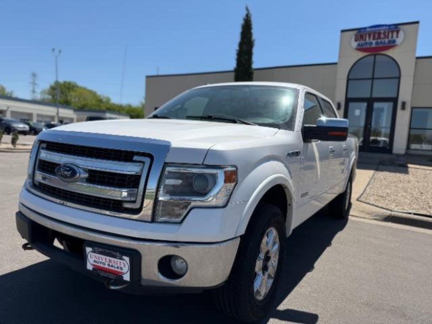 2013 WHITE Ford F-150 Lariat SuperCrew 5.5 (1FTFW1ET6DK) with an 3.5L V6 TURBO engine, 6-Speed Automatic transmission, located at 3301 W Hwy 13, Burnsville, MN, 55337, (952) 460-3200, 44.775333, -93.320808 - Photo#3