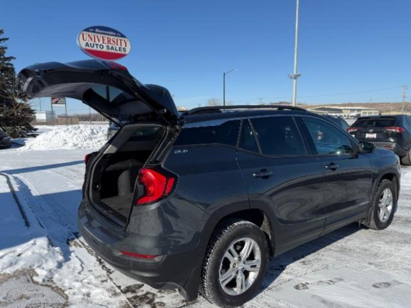 2018 Graphite Gray Metall GMC Terrain SLE AWD (3GKALTEV2JL) with an 1.4L L4 DOHC 16V TUR engine, 6-Speed Automatic transmission, located at 3301 W Hwy 13, Burnsville, MN, 55337, (952) 460-3200, 44.775333, -93.320808 - Photo#5