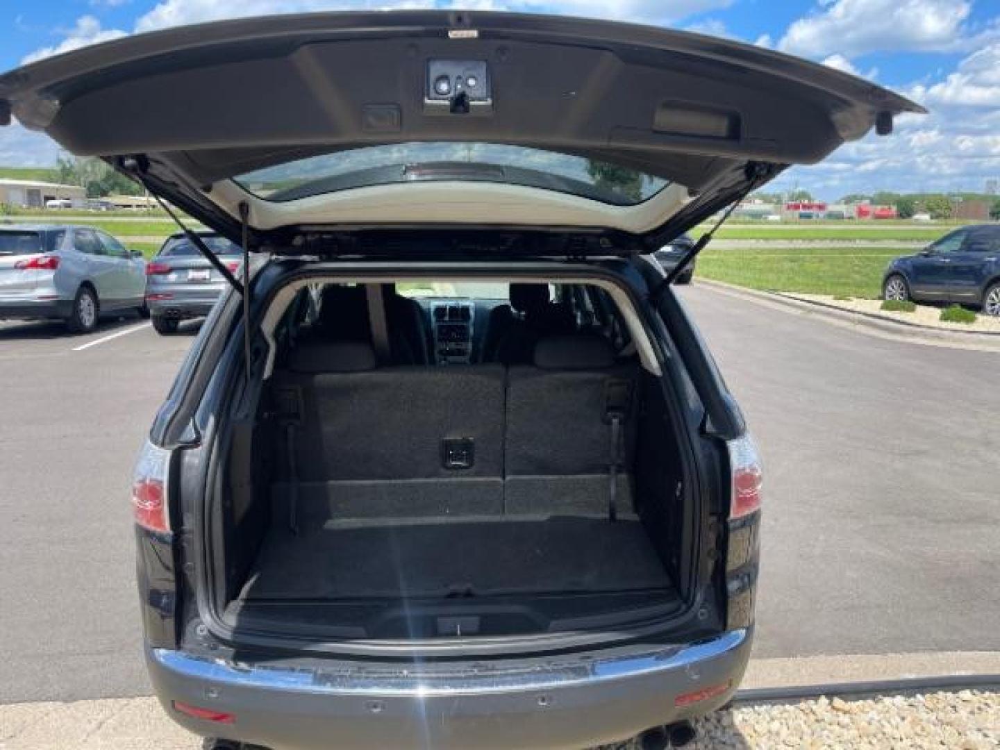 2012 Carbon Black Metalli GMC Acadia SLE-2 AWD (1GKKVPED3CJ) with an 3.6L V6 DOHC 24V engine, 6-Speed Automatic transmission, located at 3301 W Hwy 13, Burnsville, MN, 55337, (952) 460-3200, 44.775333, -93.320808 - Photo#7