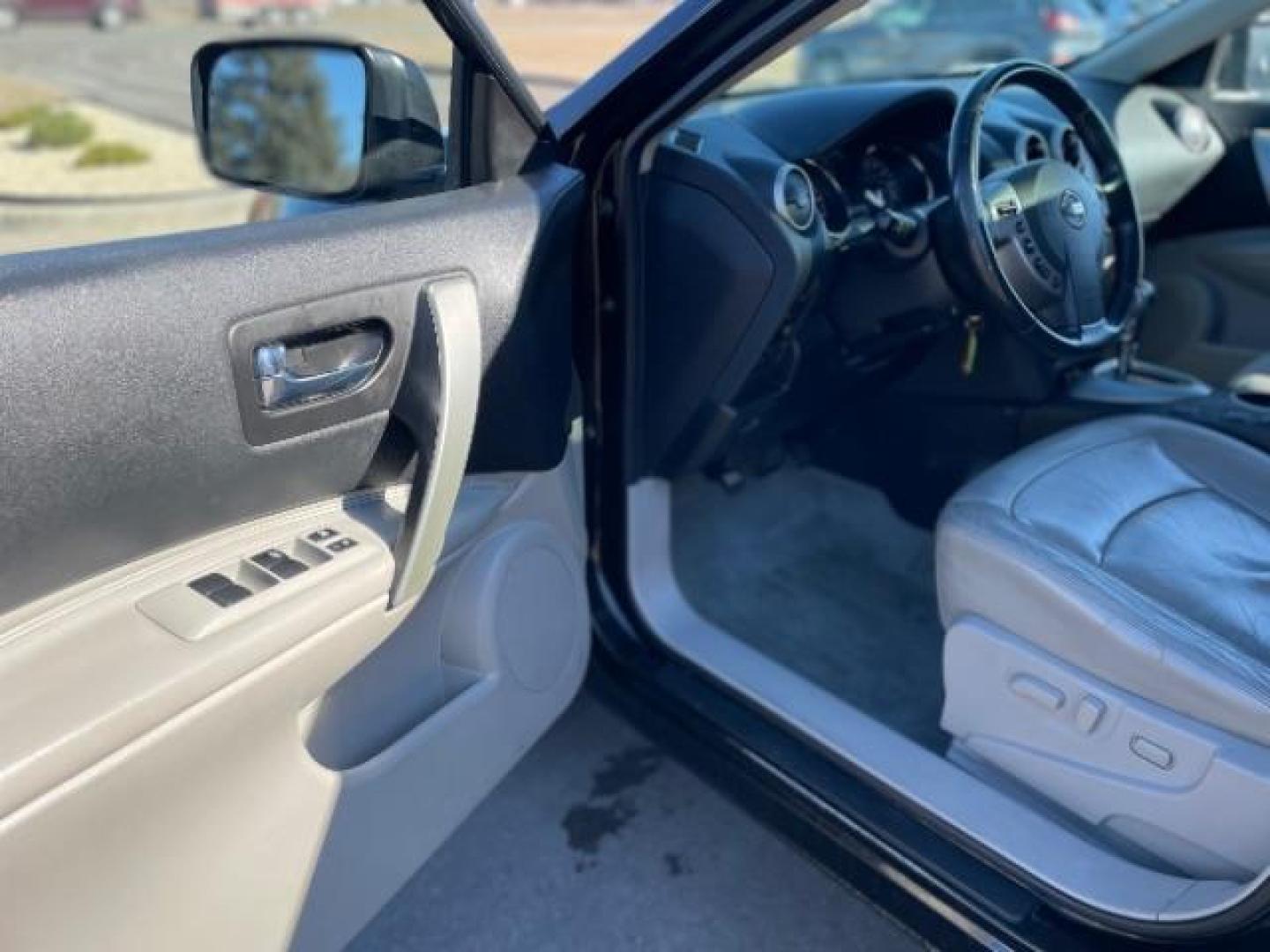 2012 Super Black Nissan Rogue S AWD (JN8AS5MV0CW) with an 2.5L L4 DOHC 16V engine, Continuously Variabl transmission, located at 3301 W Hwy 13, Burnsville, MN, 55337, (952) 460-3200, 44.775333, -93.320808 - Photo#16