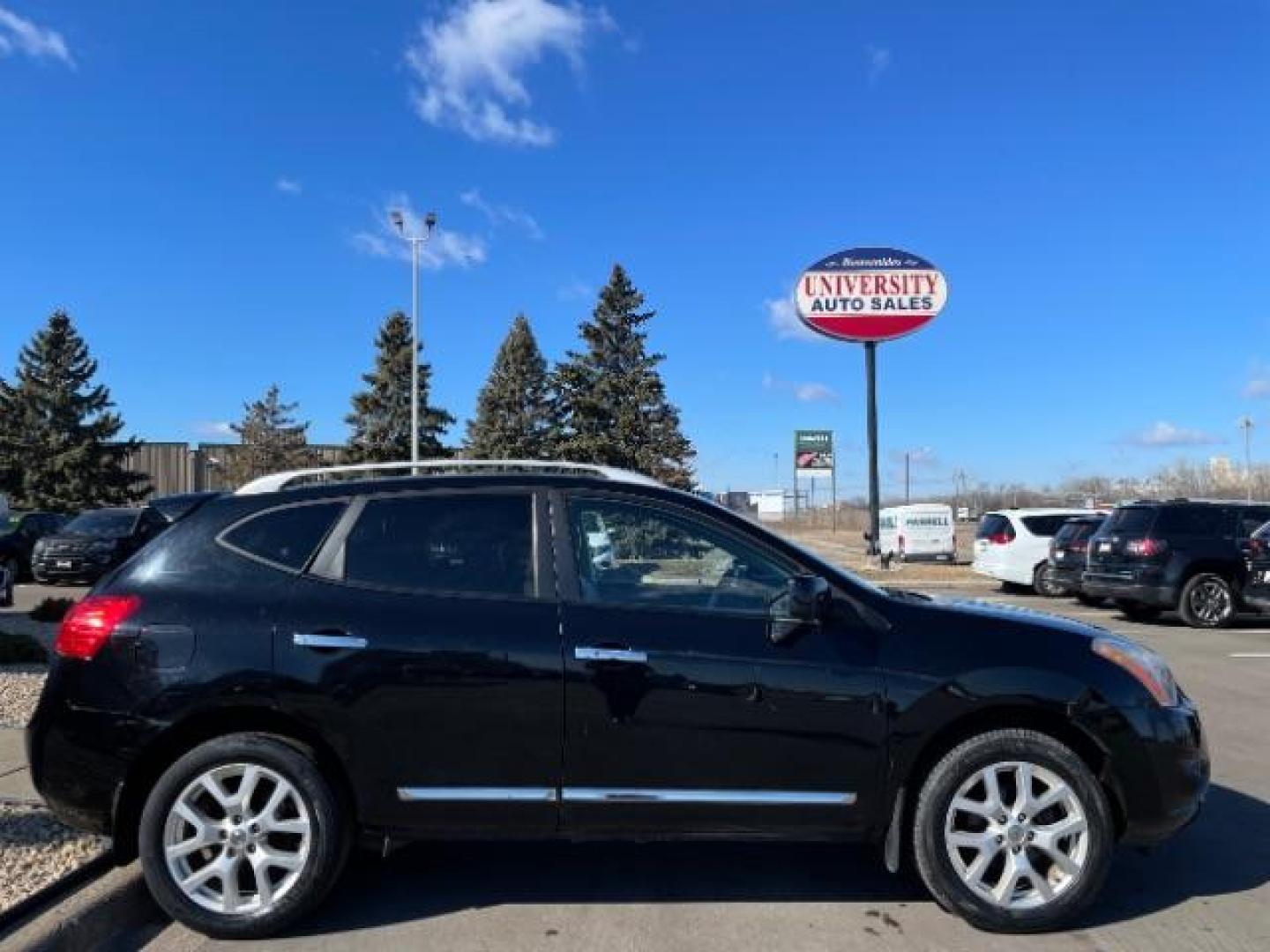 2012 Super Black Nissan Rogue S AWD (JN8AS5MV0CW) with an 2.5L L4 DOHC 16V engine, Continuously Variabl transmission, located at 3301 W Hwy 13, Burnsville, MN, 55337, (952) 460-3200, 44.775333, -93.320808 - Photo#5