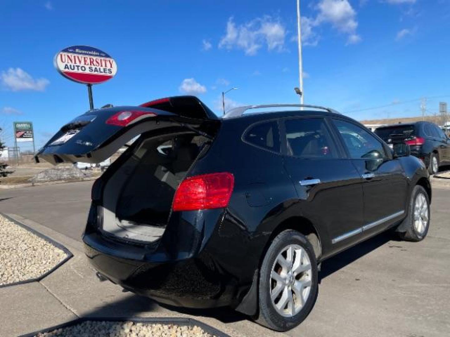 2012 Super Black Nissan Rogue S AWD (JN8AS5MV0CW) with an 2.5L L4 DOHC 16V engine, Continuously Variabl transmission, located at 3301 W Hwy 13, Burnsville, MN, 55337, (952) 460-3200, 44.775333, -93.320808 - Photo#7