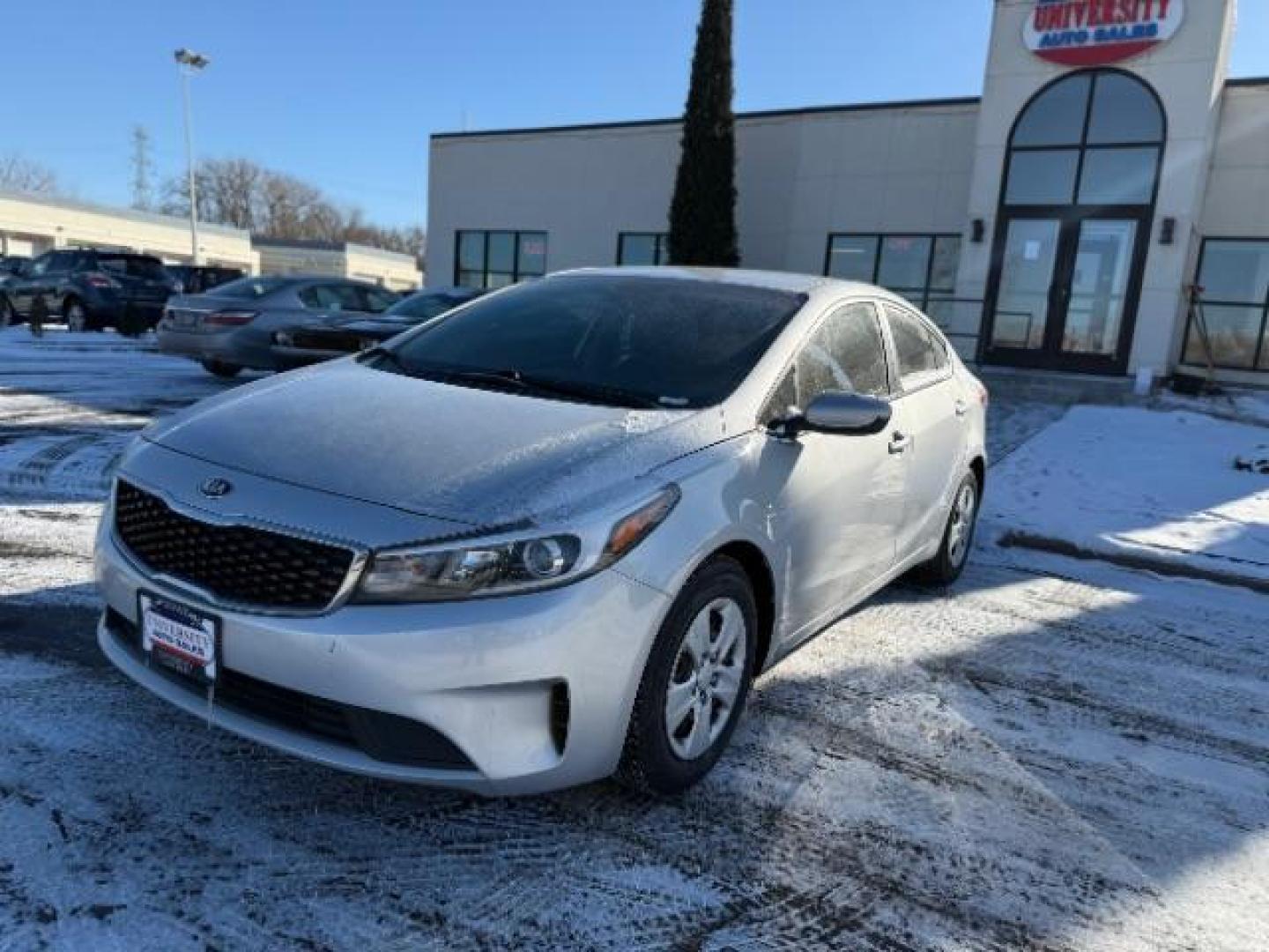 2018 GRAY Kia Forte LX 6A (3KPFL4A76JE) with an 2.0L L4 DOHC 16V engine, 6-Speed Automatic transmission, located at 3301 W Hwy 13, Burnsville, MN, 55337, (952) 460-3200, 44.775333, -93.320808 - Photo#3