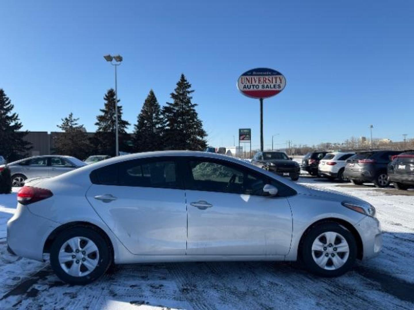 2018 GRAY Kia Forte LX 6A (3KPFL4A76JE) with an 2.0L L4 DOHC 16V engine, 6-Speed Automatic transmission, located at 3301 W Hwy 13, Burnsville, MN, 55337, (952) 460-3200, 44.775333, -93.320808 - Photo#6