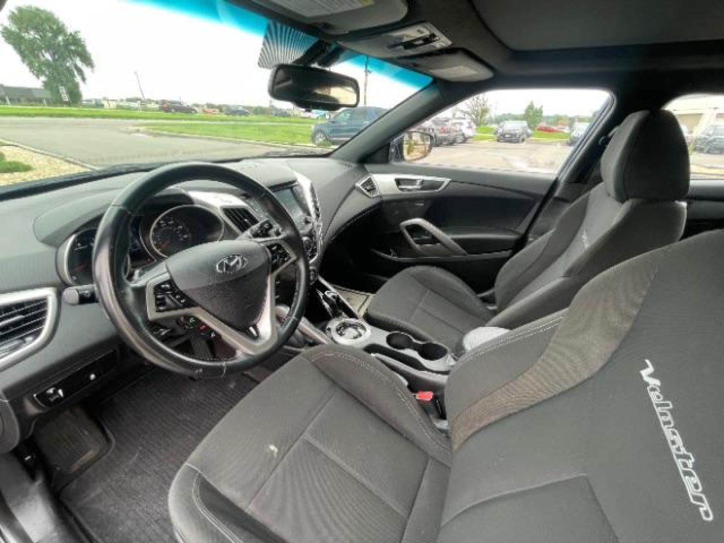 2017 Pacific Blue Hyundai Veloster Base 6AT (KMHTC6AD9HU) with an 1.6L L4 DOHC 16V engine, 6-Speed Automatic transmission, located at 745 S Robert St, St. Paul, MN, 55107, (651) 222-2991, 44.923389, -93.081215 - Photo#11