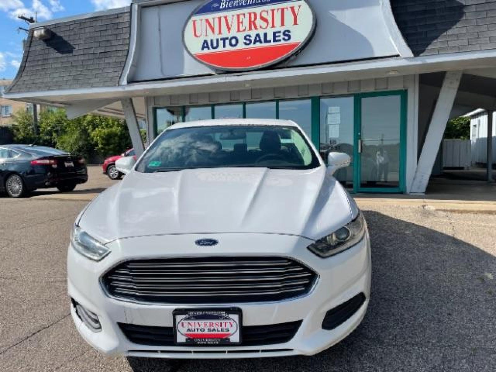 2016 White Platinum Metallic Tri-Coat Ford Fusion SE (3FA6P0H73GR) with an 2.5L L4 DOHC 16V engine, 6-Speed Automatic transmission, located at 834 West 7th Street, St. Paul, MN, 55102, (651) 797-6393, 44.930954, -93.121559 - Photo #1