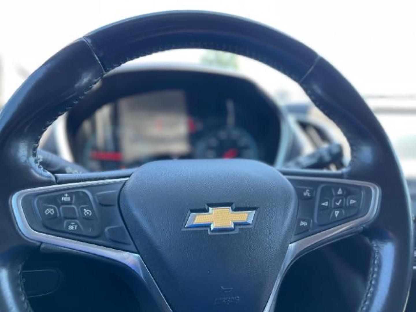 2018 SILVER Chevrolet Equinox LT 2WD (3GNAXJEV0JL) with an 1.5L L4 DOHC 16V TUR engine, 6-Speed Automatic transmission, located at 3301 W Hwy 13, Burnsville, MN, 55337, (952) 460-3200, 44.775333, -93.320808 - Photo#16