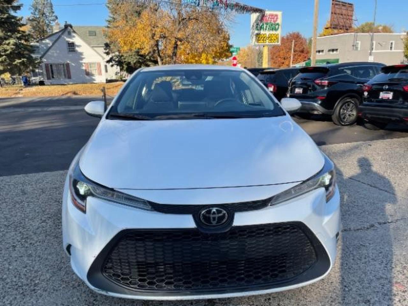 2020 Super White Toyota Corolla LE (JTDEPRAE0LJ) with an 1.8L L4 DOHC 16V engine, Continuously Variable Transmission transmission, located at 745 S Robert St, St. Paul, MN, 55107, (651) 222-2991, 44.923389, -93.081215 - Photo #20