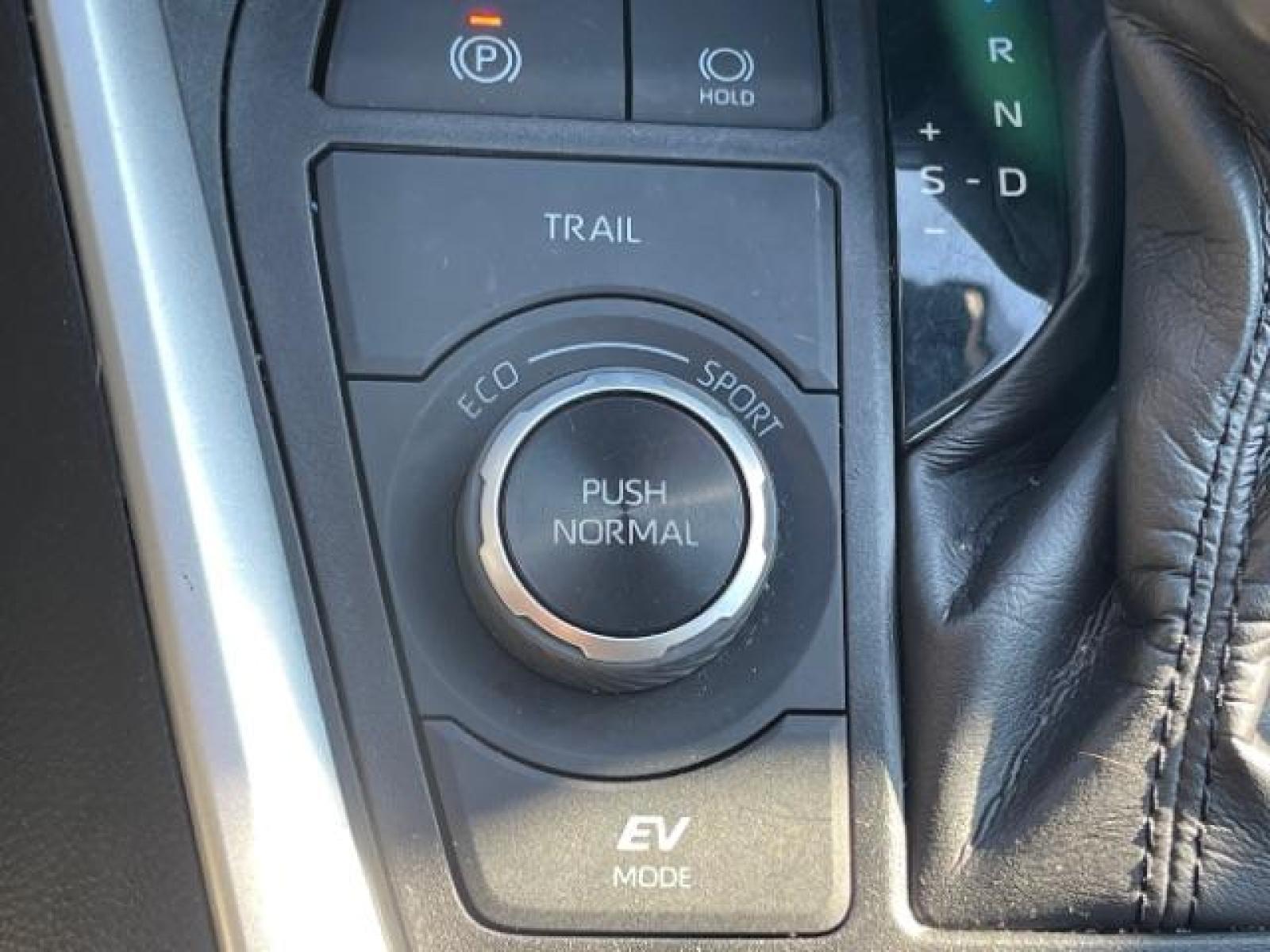 2019 Silver Sky Metallic Toyota RAV4 Hybrid LE (2T3MWRFV8KW) with an 2.5L L4 DOHC 16V HYBRID engine, Continuously Variable Transmission transmission, located at 745 S Robert St, St. Paul, MN, 55107, (651) 222-2991, 44.923389, -93.081215 - Photo #19