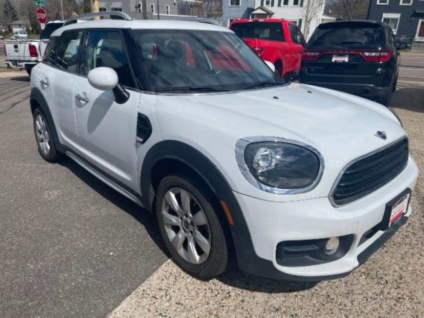 2019 Light White Mini Countryman ALL4 (WMZYV5C50K3) with an 1.5L L3 engine, located at 745 S Robert St, St. Paul, MN, 55107, (651) 222-2991, 44.923389, -93.081215 - Photo#7