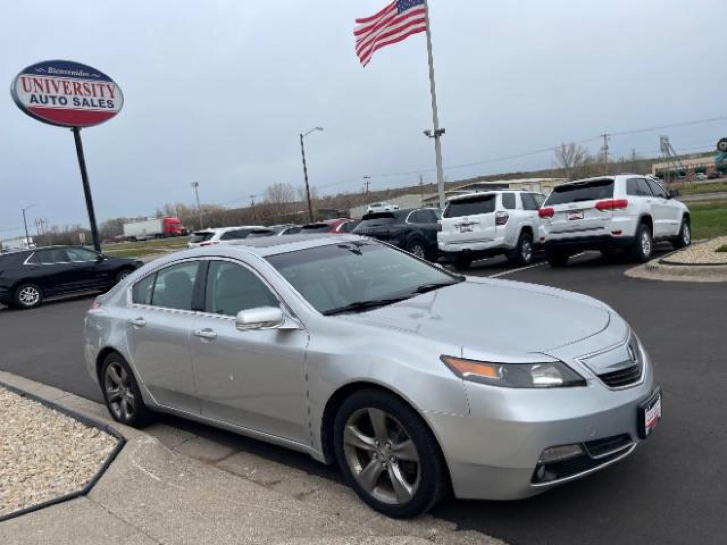 2013 Silver Moon Metallic Acura TL 6-Speed AT SH-AWD wi (19UUA9F5XDA) with an 3.5L V6 SOHC 24V engine, 6-Speed Automatic transmission, located at 745 S Robert St, St. Paul, MN, 55107, (651) 222-2991, 44.923389, -93.081215 - Photo#7