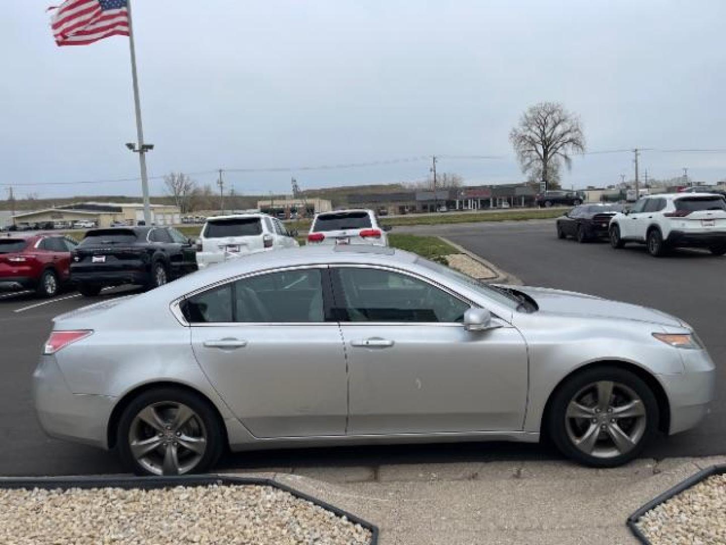 2013 Silver Moon Metallic Acura TL 6-Speed AT SH-AWD wi (19UUA9F5XDA) with an 3.5L V6 SOHC 24V engine, 6-Speed Automatic transmission, located at 745 S Robert St, St. Paul, MN, 55107, (651) 222-2991, 44.923389, -93.081215 - Photo#6