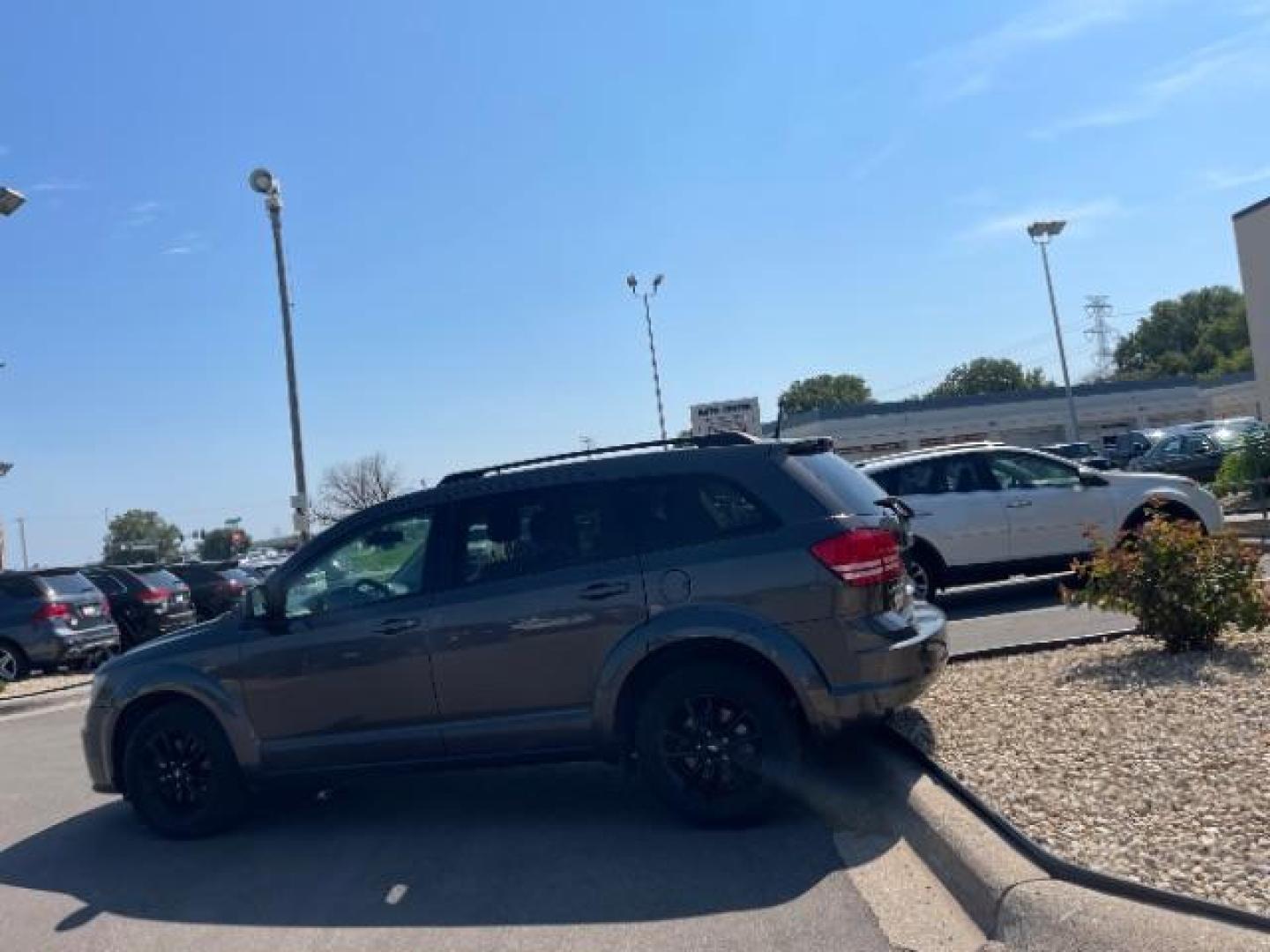 2020 GRAY Dodge Journey SE Value (3C4PDCAB1LT) with an 2.4L L4 DOHC 16V engine, 6-Speed Automatic transmission, located at 745 S Robert St, St. Paul, MN, 55107, (651) 222-2991, 44.923389, -93.081215 - Photo#10