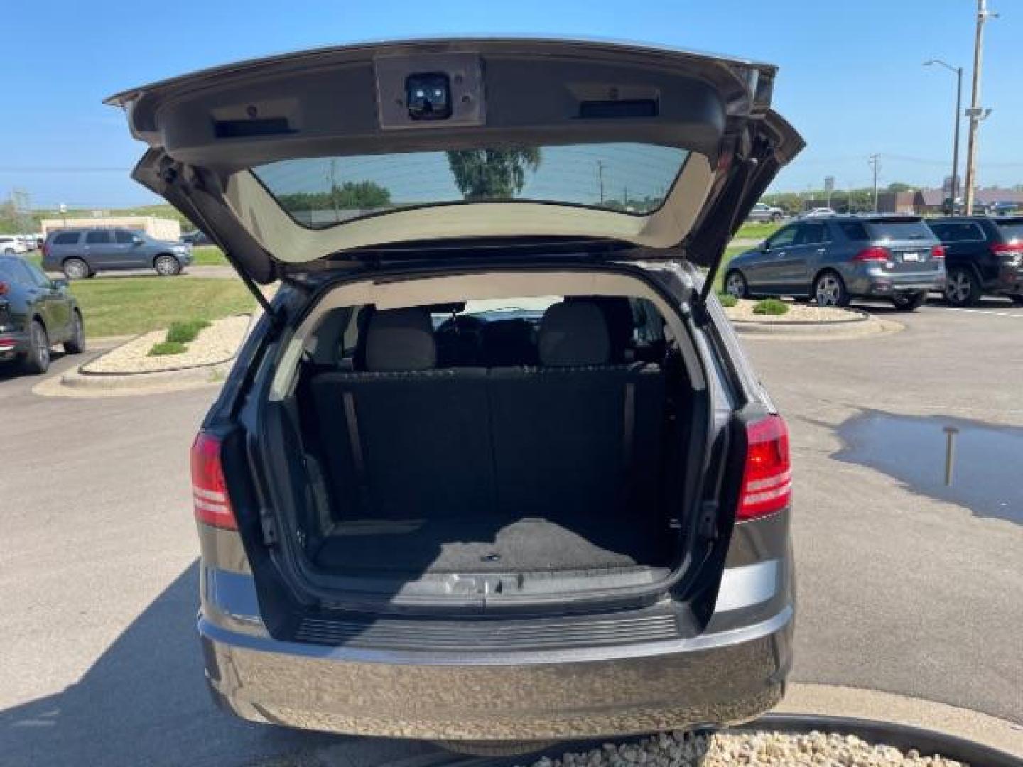 2020 GRAY Dodge Journey SE Value (3C4PDCAB1LT) with an 2.4L L4 DOHC 16V engine, 6-Speed Automatic transmission, located at 745 S Robert St, St. Paul, MN, 55107, (651) 222-2991, 44.923389, -93.081215 - Photo#8