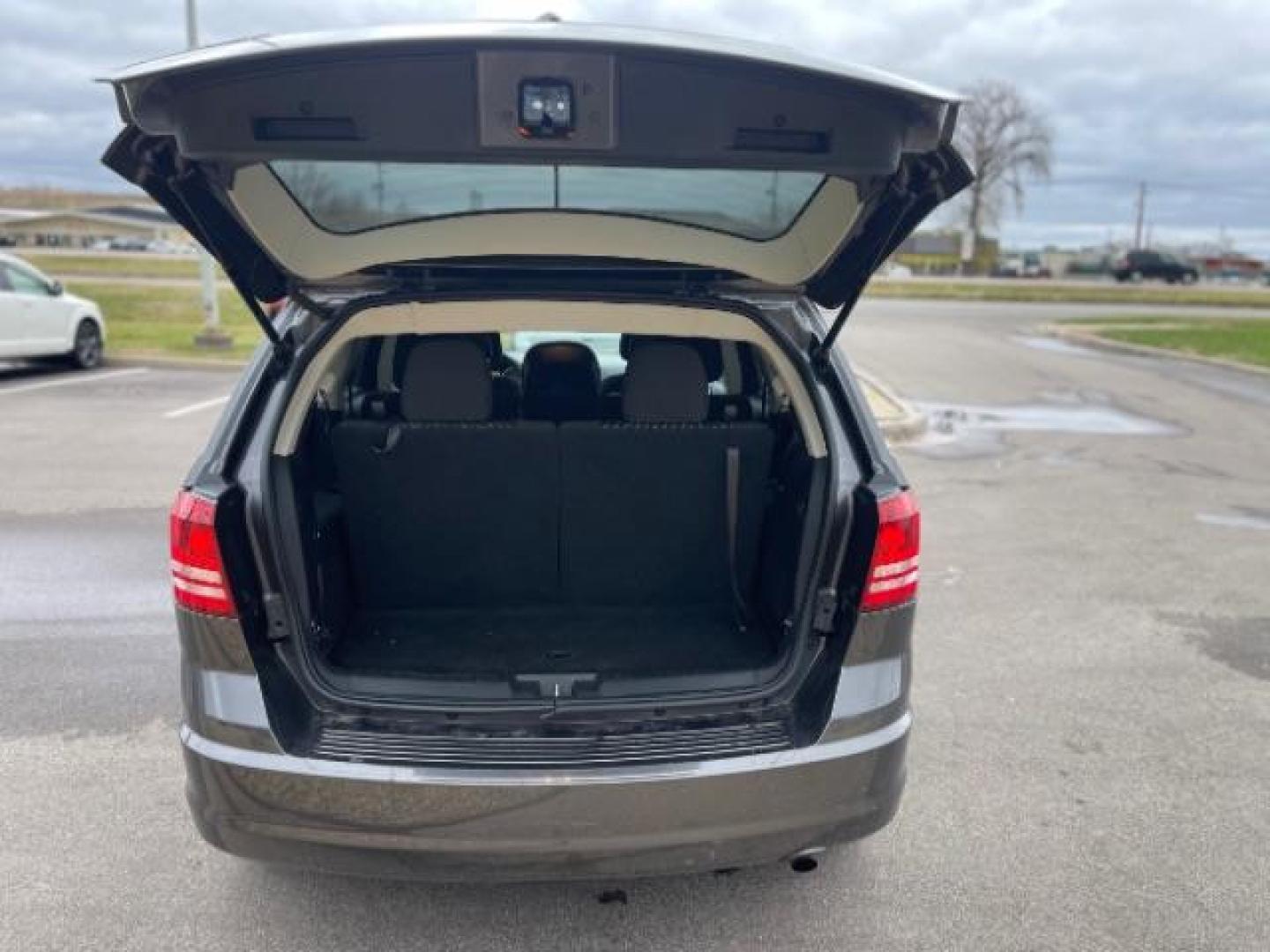 2020 GRAY Dodge Journey SE Value (3C4PDCAB1LT) with an 2.4L L4 DOHC 16V engine, 6-Speed Automatic transmission, located at 745 S Robert St, St. Paul, MN, 55107, (651) 222-2991, 44.923389, -93.081215 - Photo#30