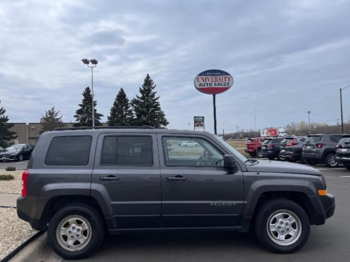 2016 GRAY Jeep Patriot Sport 4WD (1C4NJRBB0GD) with an 2.4L L4 DOHC 16V engine, located at 745 S Robert St, St. Paul, MN, 55107, (651) 222-2991, 44.923389, -93.081215 - Photo#5