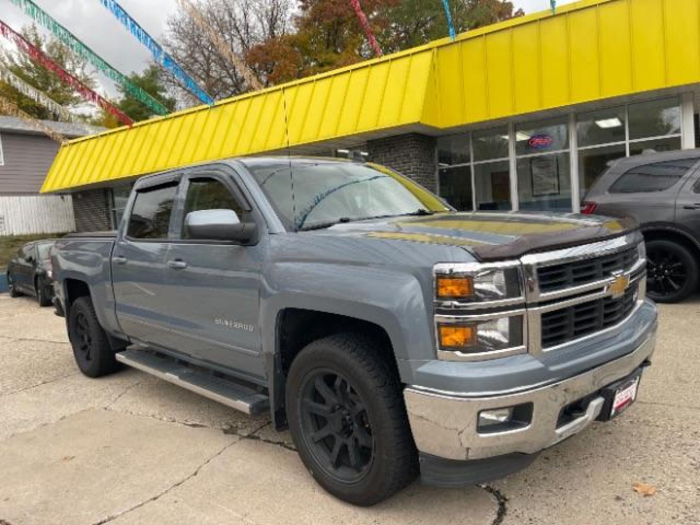 2015 Deep Ocean Blue Meta Chevrolet Silverado 1500 LT Crew Cab 4WD (3GCUKREC3FG) with an 5.3L V8 OHV 16V engine, 6-Speed Automatic transmission, located at 745 S Robert St, St. Paul, MN, 55107, (651) 222-2991, 44.923389, -93.081215 - Photo#2