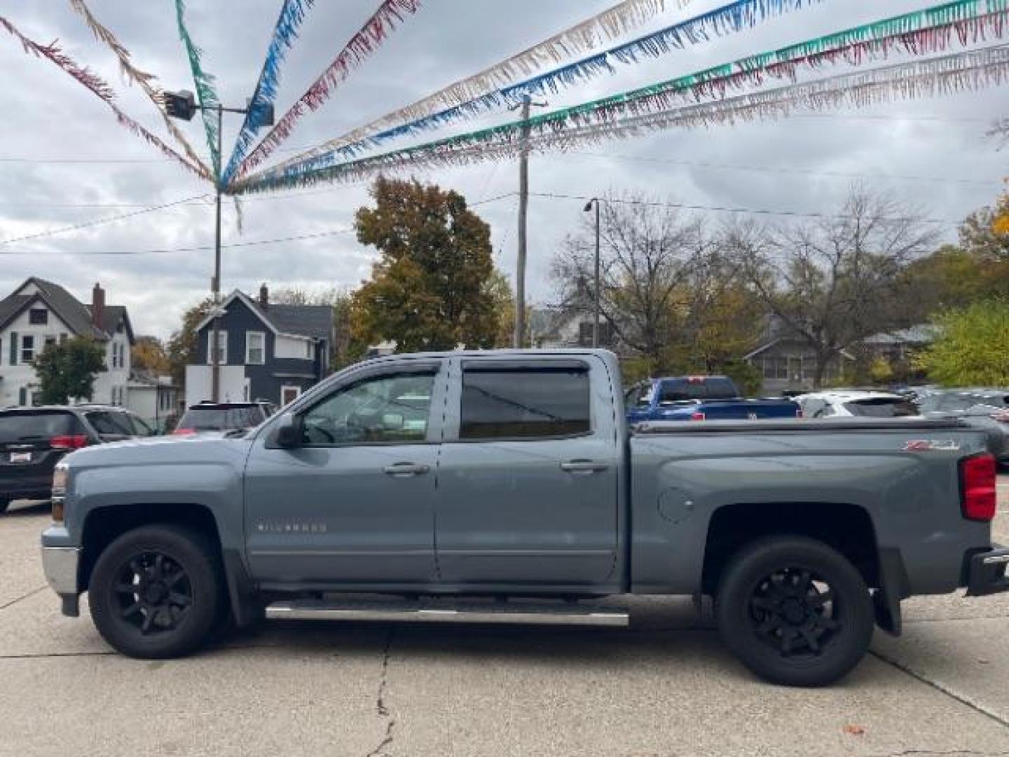 2015 Deep Ocean Blue Meta Chevrolet Silverado 1500 LT Crew Cab 4WD (3GCUKREC3FG) with an 5.3L V8 OHV 16V engine, 6-Speed Automatic transmission, located at 745 S Robert St, St. Paul, MN, 55107, (651) 222-2991, 44.923389, -93.081215 - Photo#7