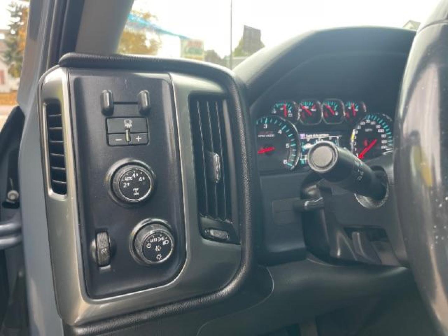 2015 Deep Ocean Blue Meta Chevrolet Silverado 1500 LT Crew Cab 4WD (3GCUKREC3FG) with an 5.3L V8 OHV 16V engine, 6-Speed Automatic transmission, located at 745 S Robert St, St. Paul, MN, 55107, (651) 222-2991, 44.923389, -93.081215 - Photo#16