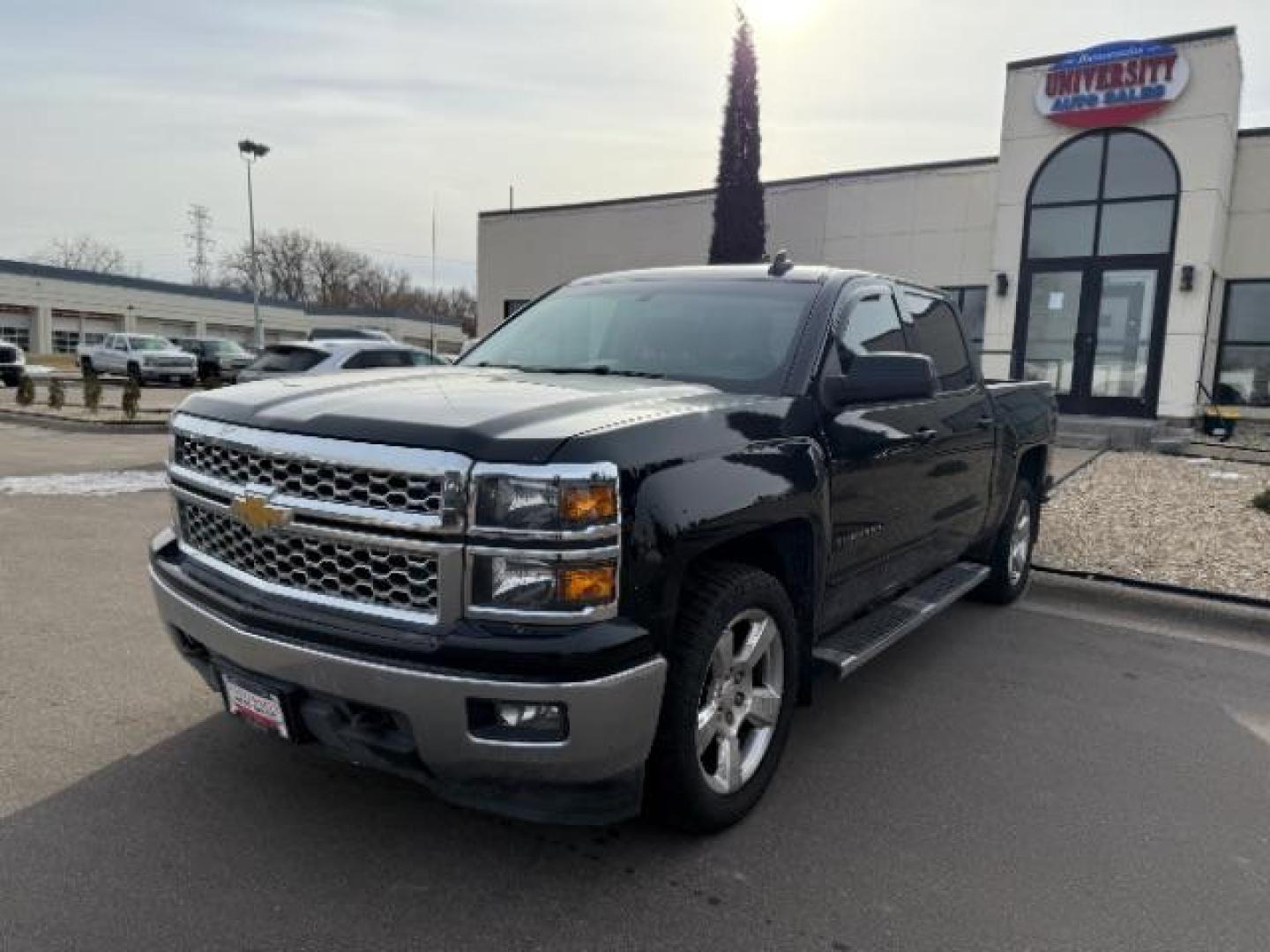 2015 Black Chevrolet Silverado 1500 LT Crew Cab 4WD (3GCUKREC6FG) with an 5.3L V8 OHV 16V engine, 6-Speed Automatic transmission, located at 3301 W Hwy 13, Burnsville, MN, 55337, (952) 460-3200, 44.775333, -93.320808 - Photo#2