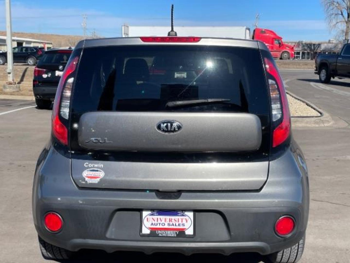 2017 GREY Kia Soul Base 6M (KNDJN2A24H7) with an 1.6L L4 DOHC 16V engine, 6-Speed Automatic transmission, located at 3301 W Hwy 13, Burnsville, MN, 55337, (952) 460-3200, 44.775333, -93.320808 - Photo#4
