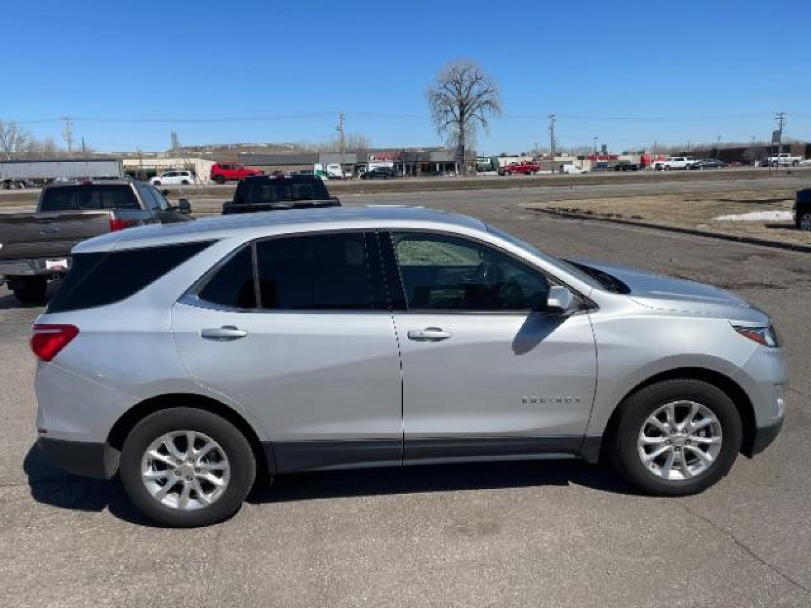 2020 Silver Ice Metallic Chevrolet Equinox LT AWD (2GNAXTEV8L6) with an 1.5L L4 DOHC 16V TURBO engine, 6-Speed Automatic transmission, located at 745 S Robert St, St. Paul, MN, 55107, (651) 222-2991, 44.923389, -93.081215 - Photo #4