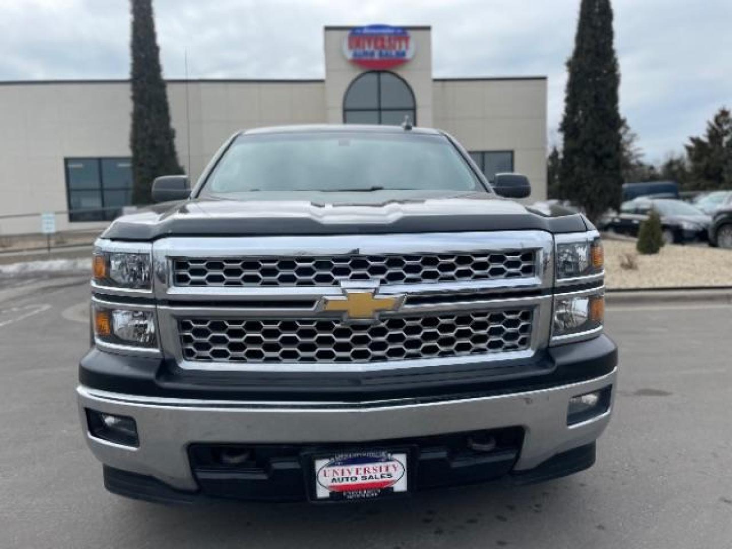 2015 Black Chevrolet Silverado 1500 LT Crew Cab 4WD (3GCUKREC0FG) with an 5.3L V8 OHV 16V engine, 6-Speed Automatic transmission, located at 3301 W Hwy 13, Burnsville, MN, 55337, (952) 460-3200, 44.775333, -93.320808 - Photo#1