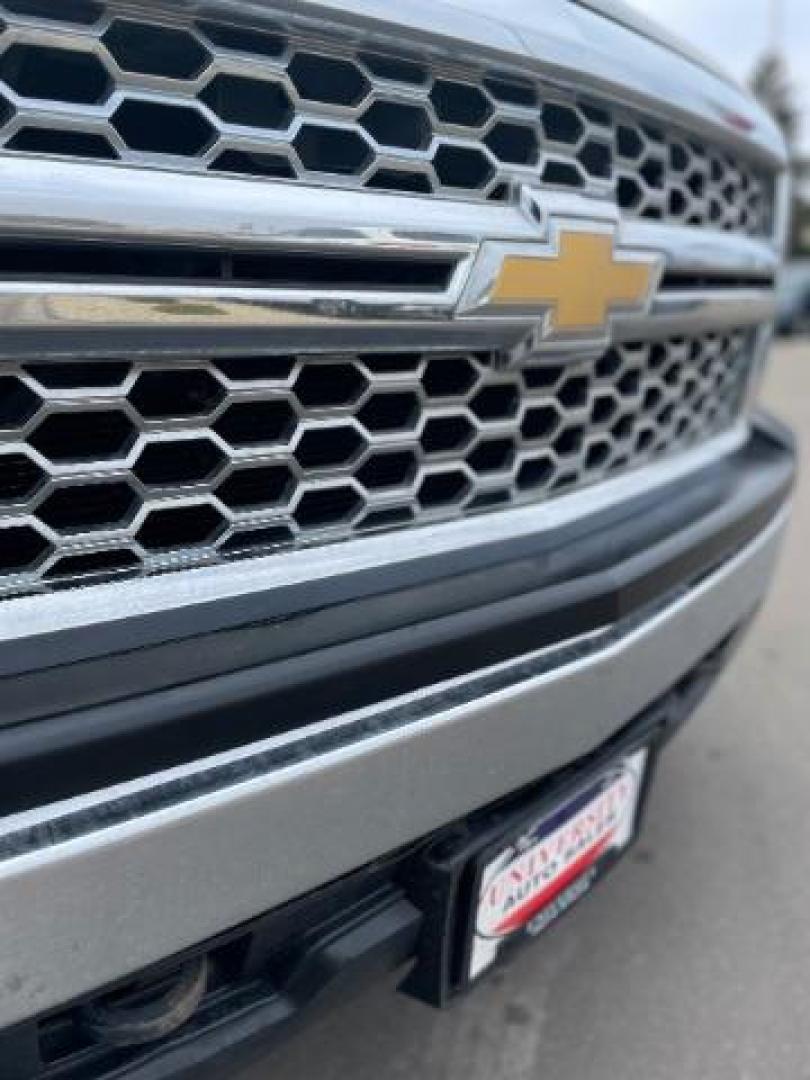 2015 Black Chevrolet Silverado 1500 LT Crew Cab 4WD (3GCUKREC0FG) with an 5.3L V8 OHV 16V engine, 6-Speed Automatic transmission, located at 3301 W Hwy 13, Burnsville, MN, 55337, (952) 460-3200, 44.775333, -93.320808 - Photo#7