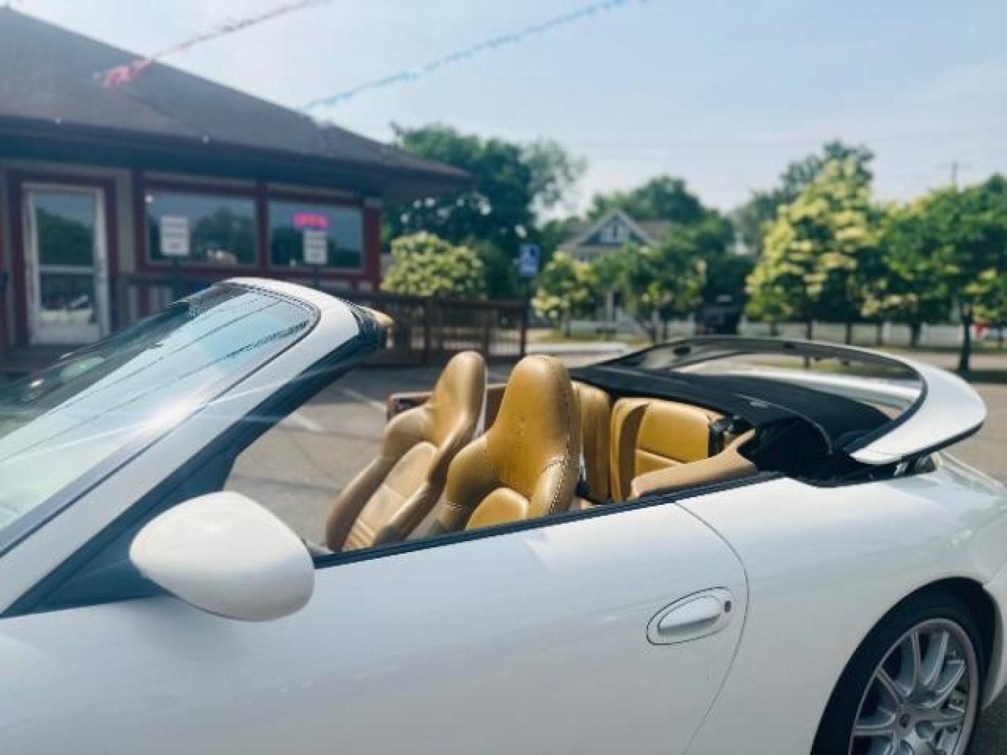 2000 WHITE Porsche 911 Carrera Cabriolet (WP0CA2994YS) with an 3.4L H6 DOHC 24V engine, 6-Speed Manual transmission, located at 3301 W Hwy 13, Burnsville, MN, 55337, (952) 460-3200, 44.775333, -93.320808 - Photo#17