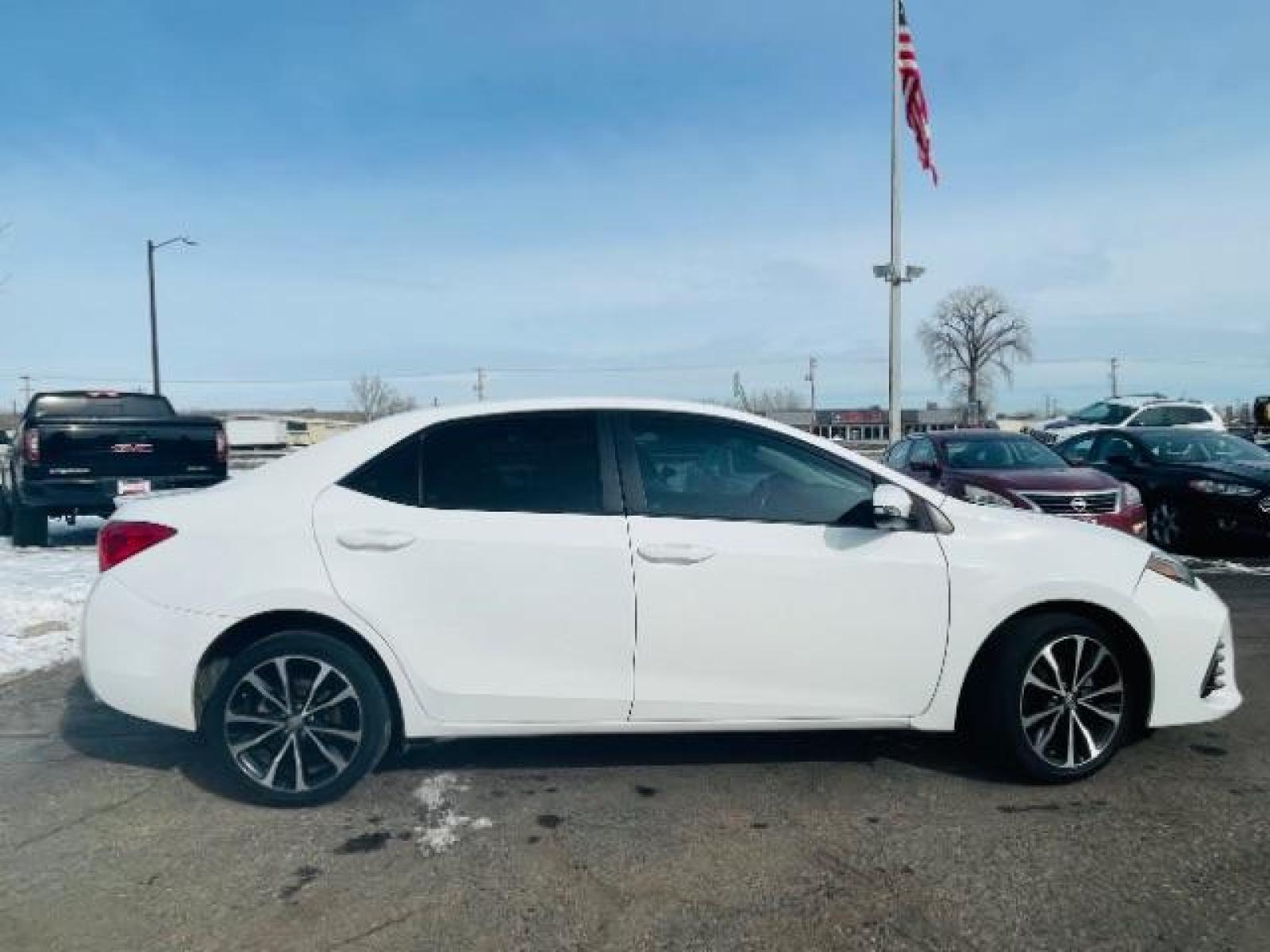 2019 Super White Toyota Corolla SE CVT (2T1BURHE3KC) with an 1.8L L4 DOHC 16V engine, Continuously Variable Transmission transmission, located at 834 West 7th Street, St. Paul, MN, 55102, (651) 797-6393, 44.930954, -93.121559 - Photo #0