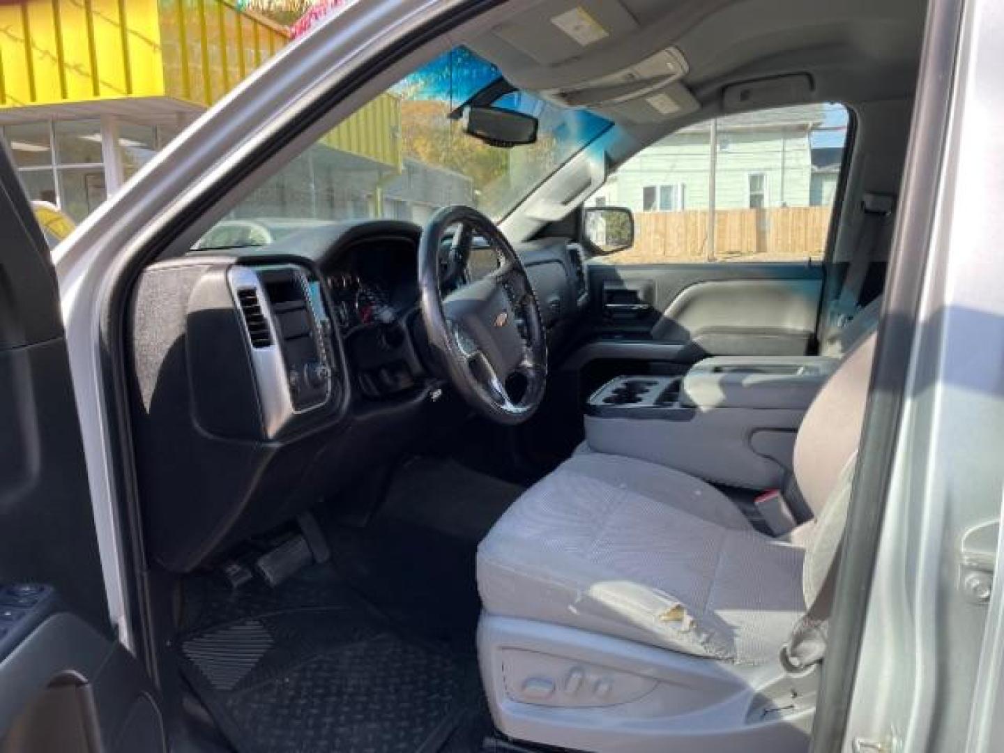 2015 Silver Ice Metallic Chevrolet Silverado 1500 LT Double Cab 2WD (1GCRCREC0FZ) with an 5.3L V8 OHV 16V engine, 6-Speed Automatic transmission, located at 745 S Robert St, St. Paul, MN, 55107, (651) 222-2991, 44.923389, -93.081215 - Photo#4