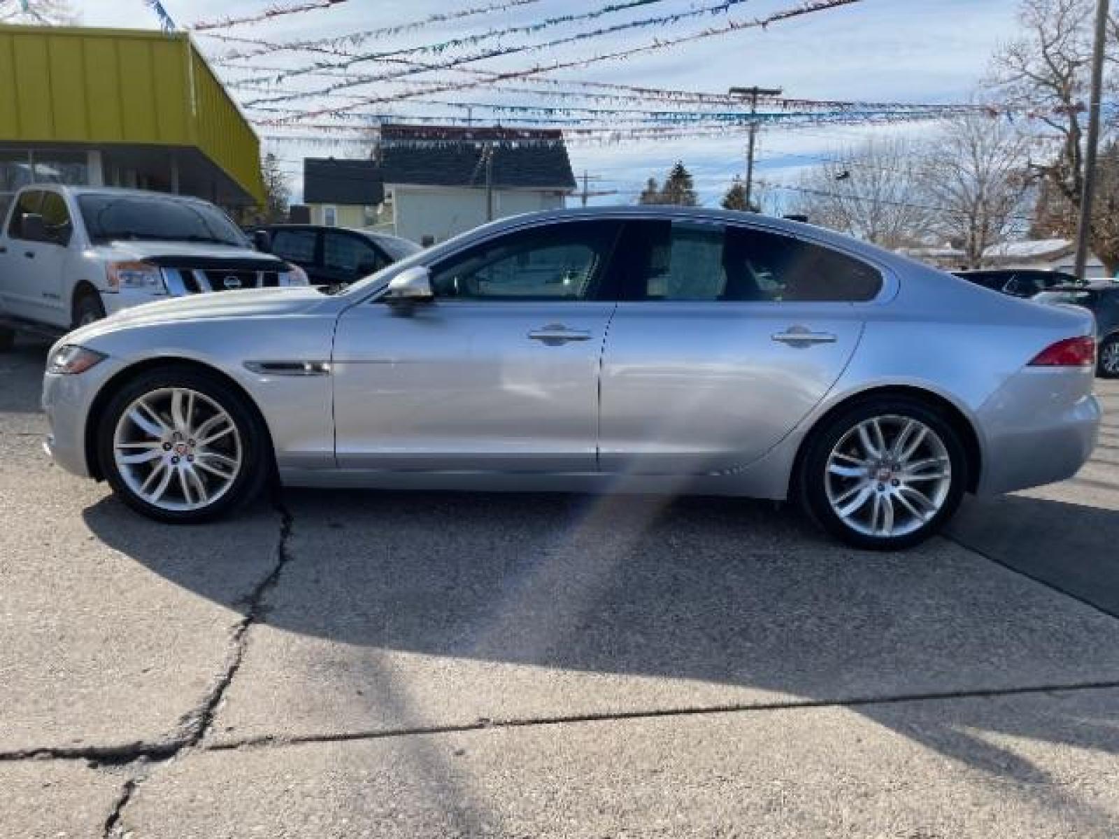 2016 Rhodium Silver Metallic Jaguar XF-Series 35t Prestige AWD (SAJBK4BV4GC) with an 3.0L V6 DOHC 24V SUPERCHARGED engine, 8-Speed Automatic transmission, located at 745 S Robert St, St. Paul, MN, 55107, (651) 222-2991, 44.923389, -93.081215 - Photo #5